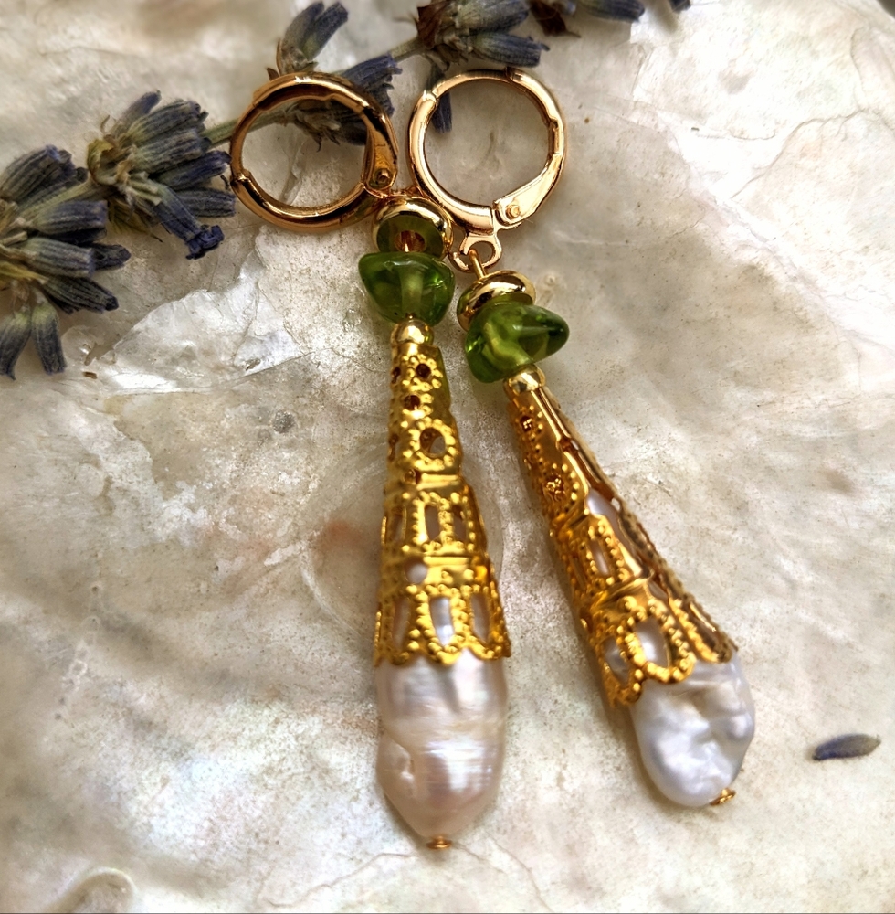 Victorian Natural White Stick Pearl & Peridot In Gold Filligree Earrings